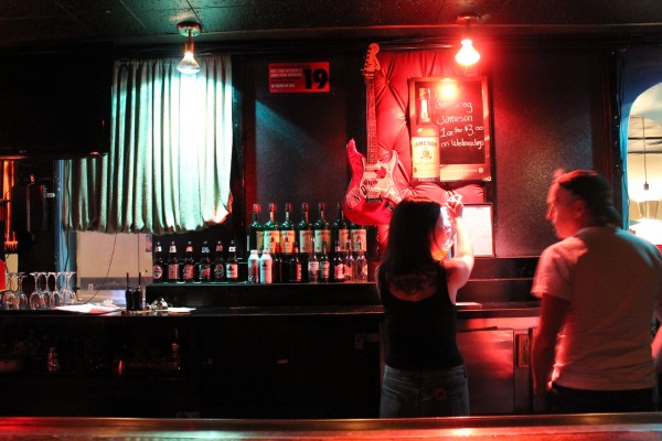 datejie-Silver-Dollar-2013-06-20-bartenders_web